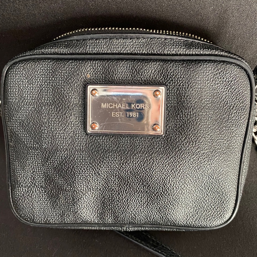 Michael kors small crossbody